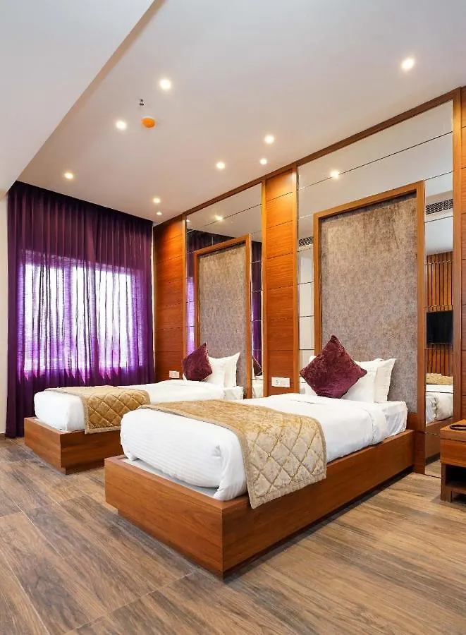 Nexstay River Mouth International Ferokh 3*,