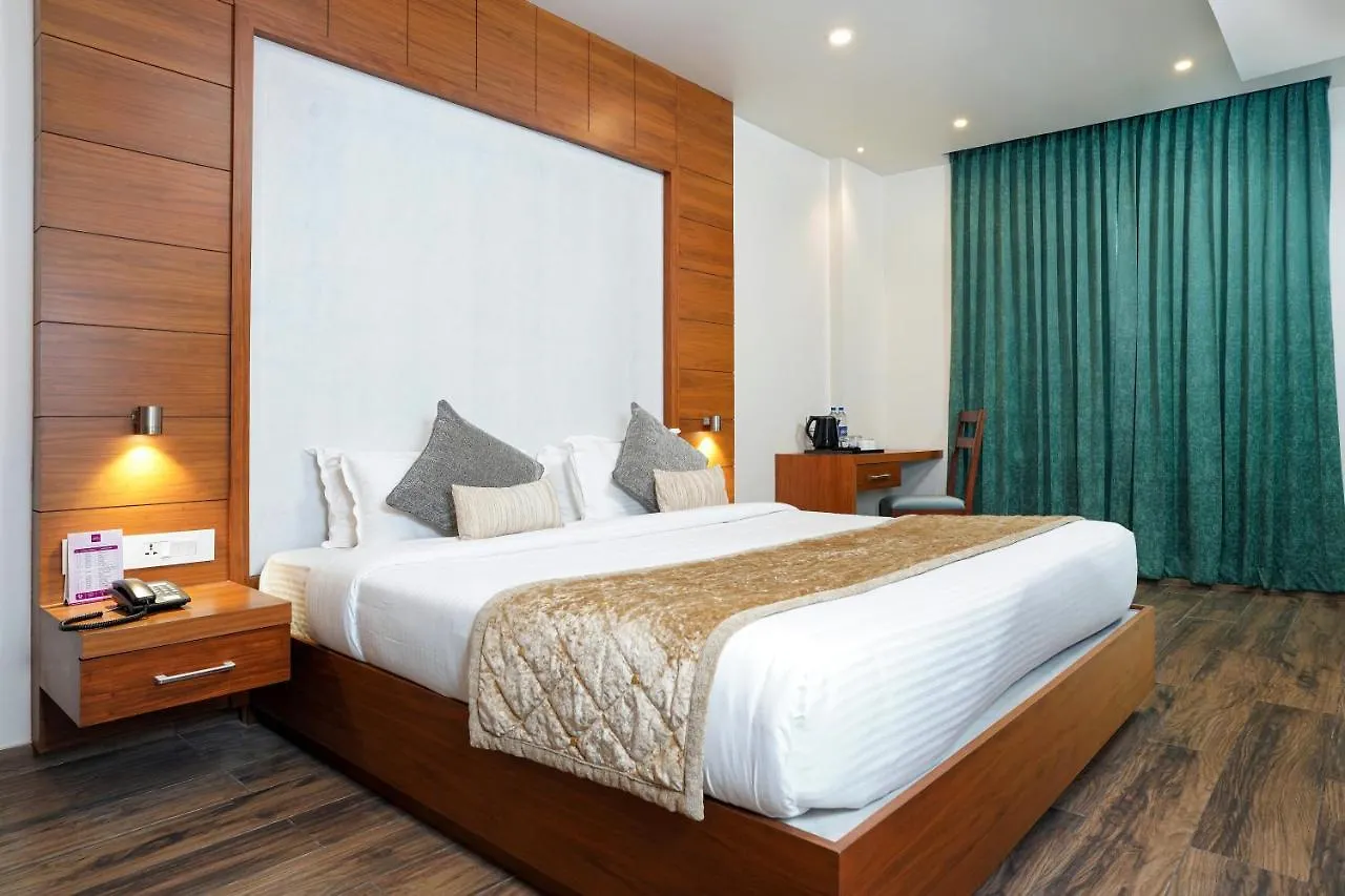 Nexstay River Mouth International Ferokh 3*,
