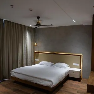 5* Hotel Royal Holidays &